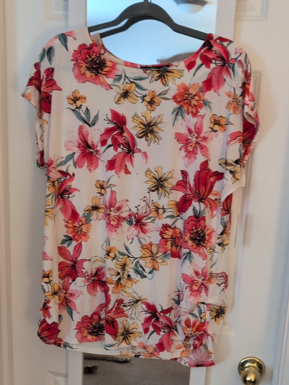 Women’s Floral Short-Sleeve Blouse in White with Pink and Yellow Blooms